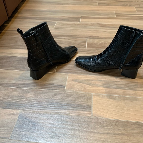 I am not wearing heels anymore. - Picture 2 of 8